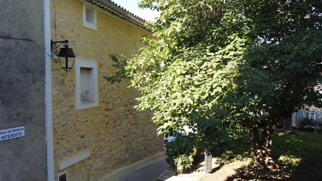 L'angélus, gîte de charme au coeur du vieux village de Sablet