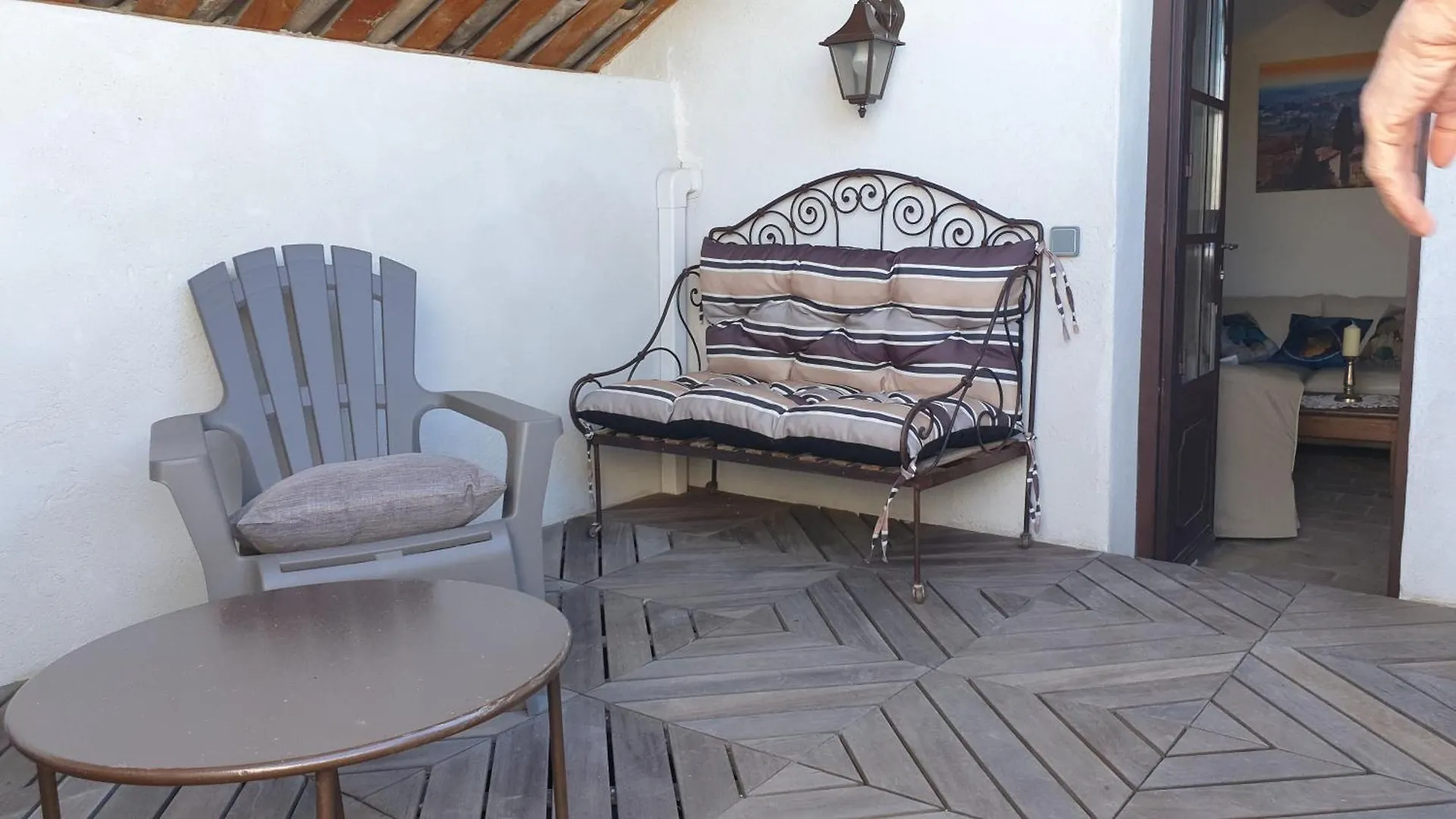L'angélus, gîte de charme au coeur du vieux village de Sablet